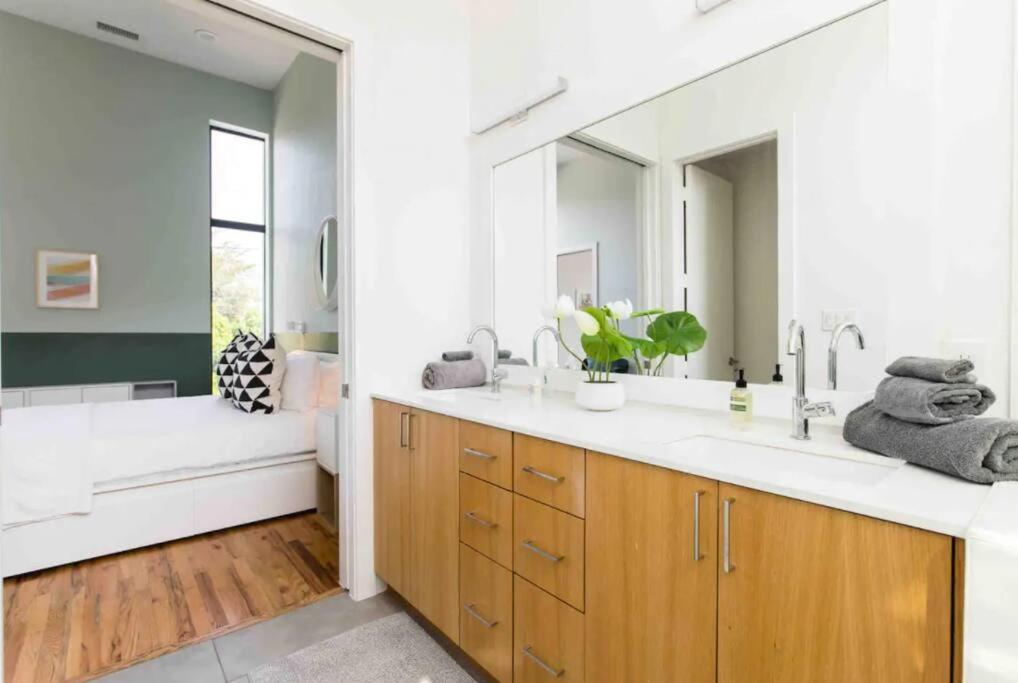 Glamorous Perfectly Located Luxury 2 Bed Townhome Dallas Eksteriør bilde