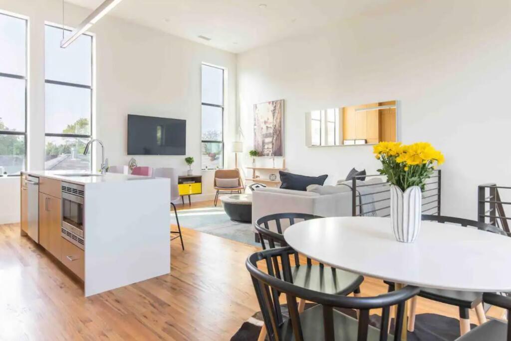 Glamorous Perfectly Located Luxury 2 Bed Townhome Dallas Eksteriør bilde