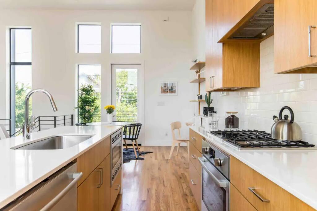 Glamorous Perfectly Located Luxury 2 Bed Townhome Dallas Eksteriør bilde